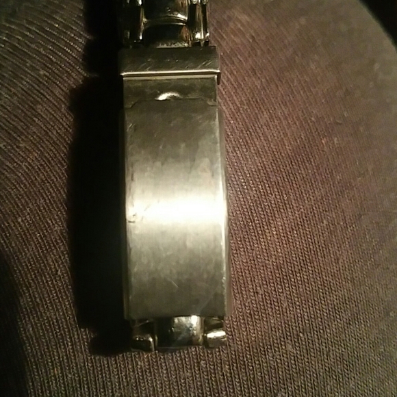 Armitron women's watch - Picture 2 of 3